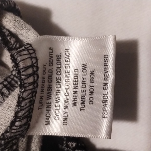 Woman's Sweater/long sleeve Style & Co. Size: L Color: Blacks & Gray's - Picture 11 of 11